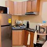Daffodil-Modern Apartment With Pool Access